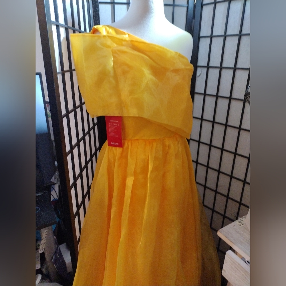 Golden yellow wedding dress size 8